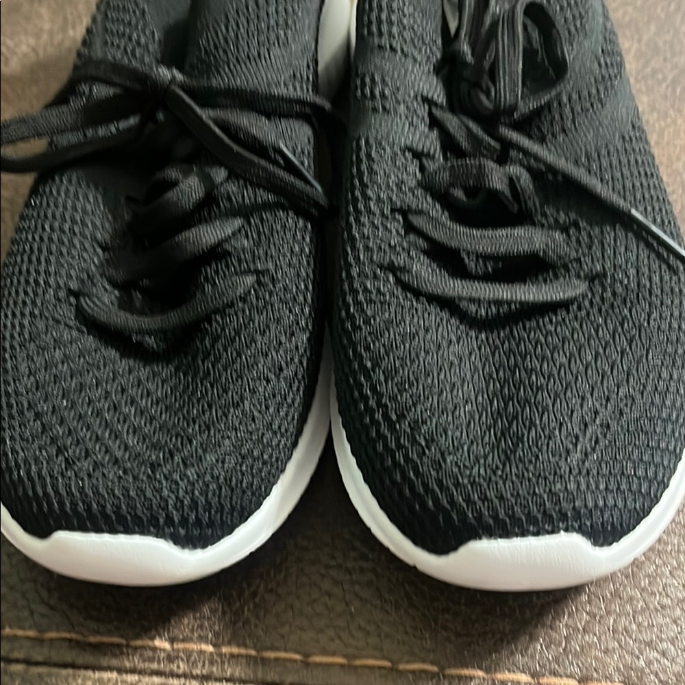 Skechers Black and White Sneakers with Breathable Mesh - Picture 2 of 10